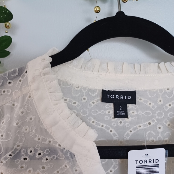 NWT Torrid Chiffon Blouse - Picture 9 of 12